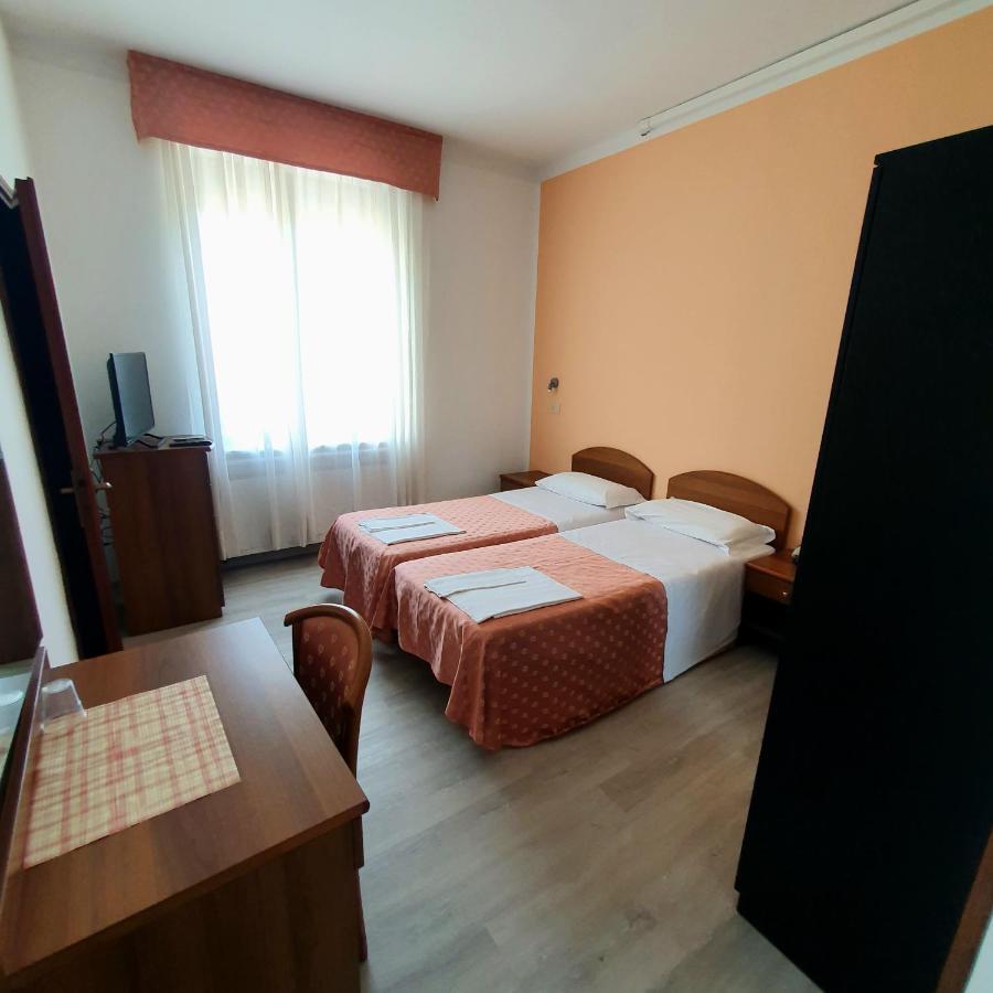 Hotel Perla Massa Lombarda Zewnętrze zdjęcie