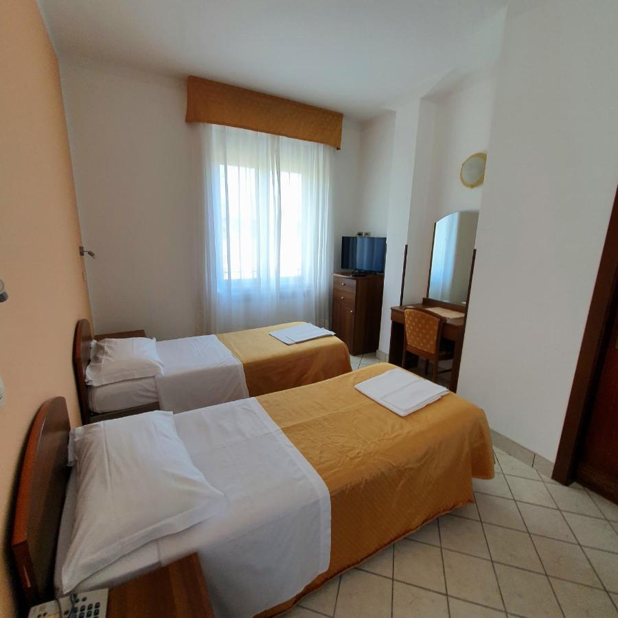 Hotel Perla Massa Lombarda Zewnętrze zdjęcie