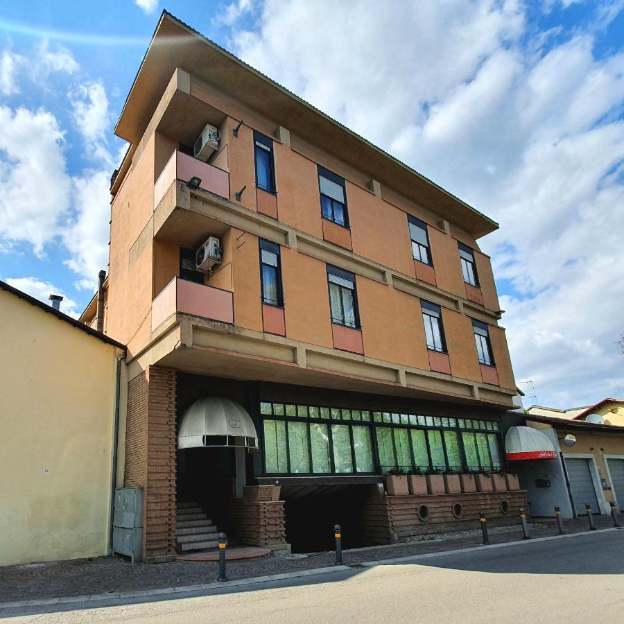 Hotel Perla Massa Lombarda Zewnętrze zdjęcie