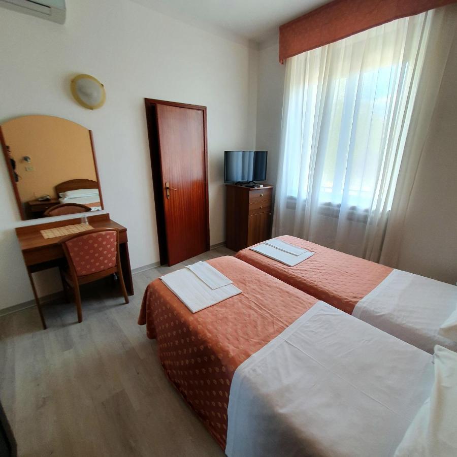 Hotel Perla Massa Lombarda Zewnętrze zdjęcie