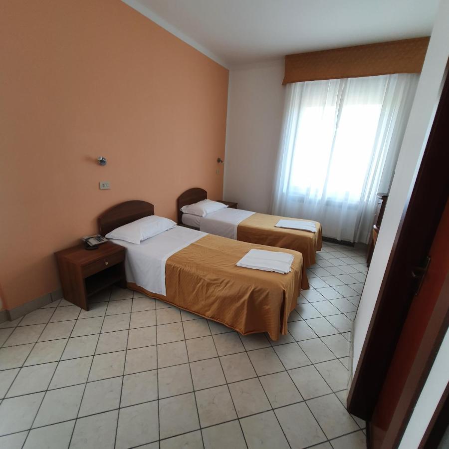 Hotel Perla Massa Lombarda Zewnętrze zdjęcie