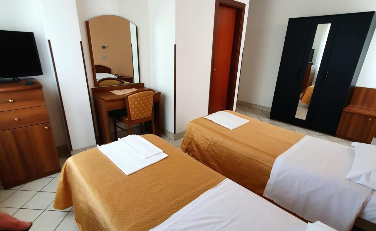 Hotel Perla Massa Lombarda Zewnętrze zdjęcie
